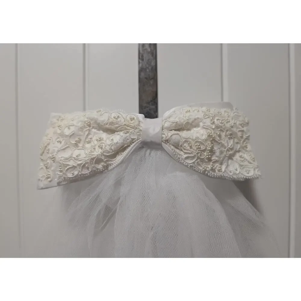 Crocheted Floral Beaded Bow Lace Wedding Veil 35 Inch